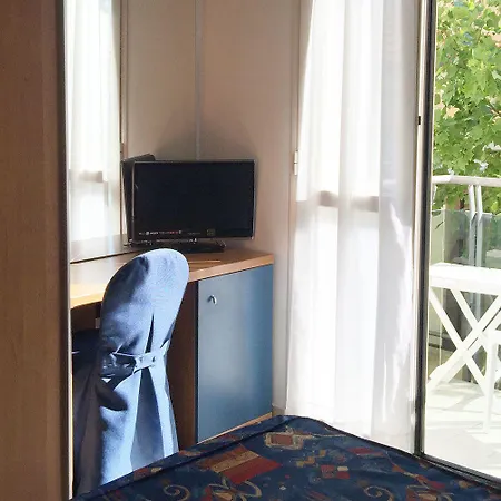 Athena Hotel 2*