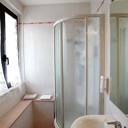Athena Hotel 2*