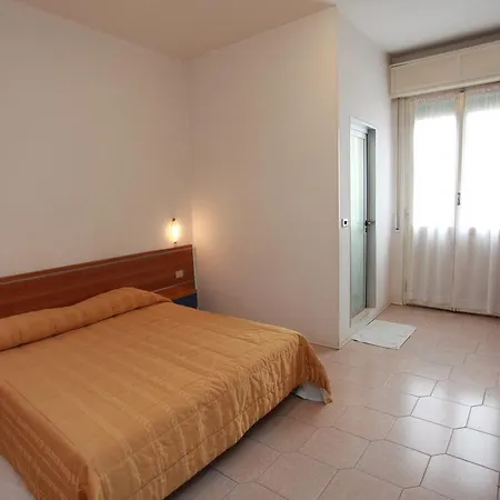 Athena Hotel 2*