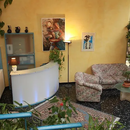 Hotel Athena 2*